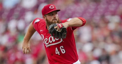 Reds sign reliever Buck Farmer to $2.25 million, 1-year contract